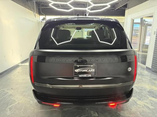 2023 Land Rover Range Rover SV