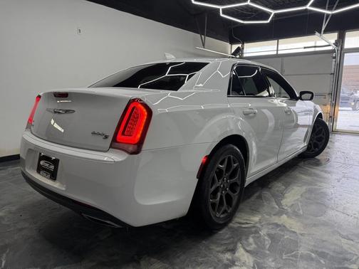 2018 Chrysler 300 S