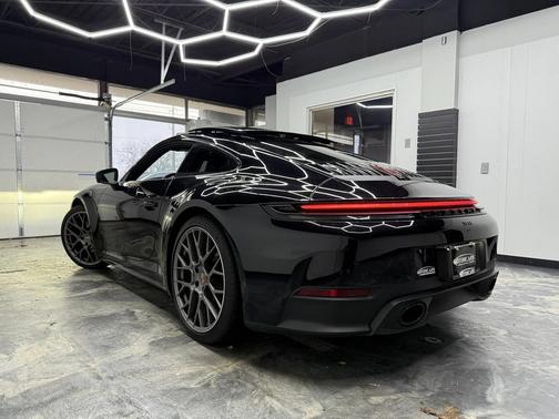2025 Porsche 911 Carrera