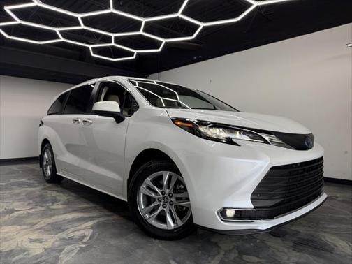 2022 Toyota Sienna XLE