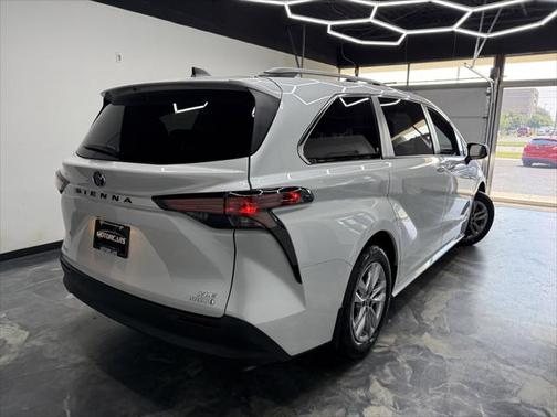2022 Toyota Sienna XLE