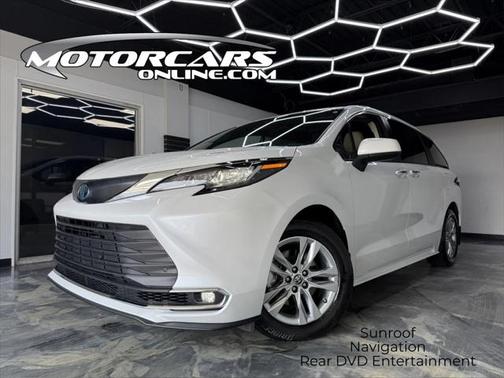 2022 Toyota Sienna XLE