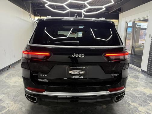 2022 Jeep Grand Cherokee Summit