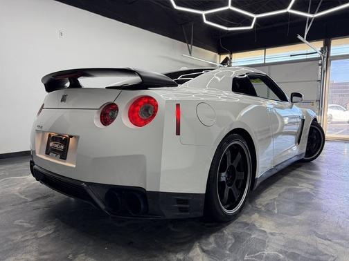 2014 Nissan GT-R Black Edition