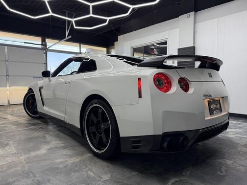 2014 Nissan GT-R Black Edition