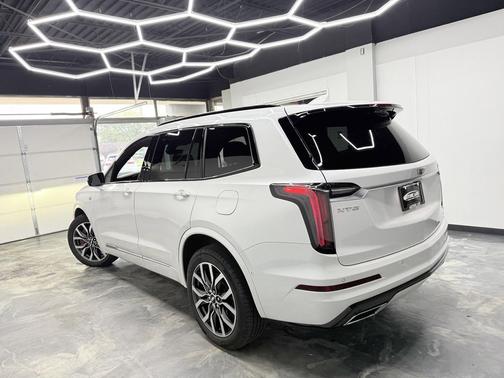 Crystal White Tricoat 2022 Cadillac XT6 Sport AWD