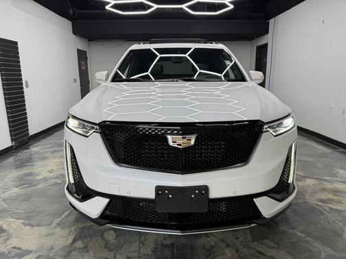 Crystal White Tricoat 2022 Cadillac XT6 Sport AWD