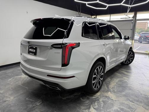 Crystal White Tricoat 2022 Cadillac XT6 Sport AWD