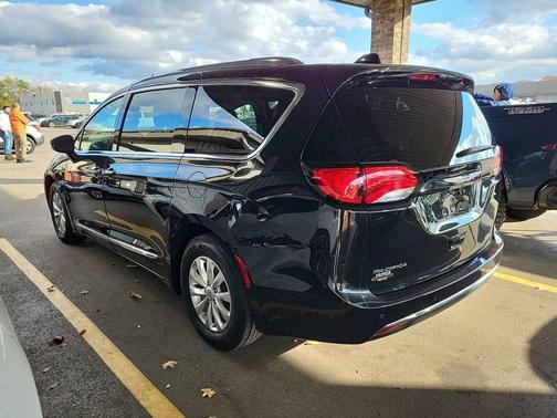 2018 Chrysler Pacifica Touring-L