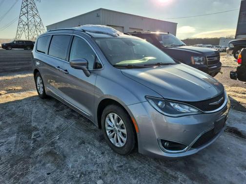 2018 Chrysler Pacifica Touring-L