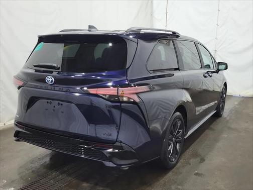 2025 Toyota Sienna XSE 7 Passenger