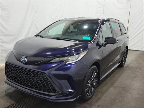 2025 Toyota Sienna XSE 7 Passenger