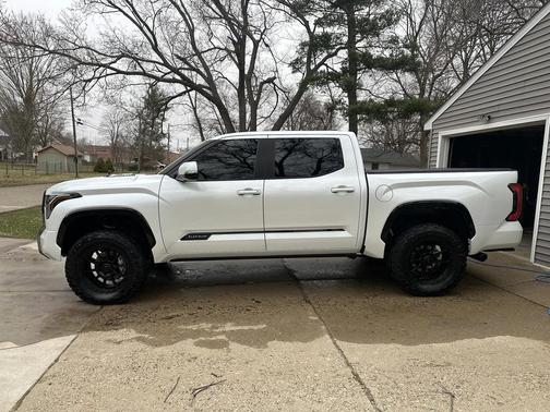 2024 Toyota Tundra Hybrid Platinum