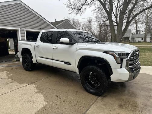 2024 Toyota Tundra Hybrid Platinum