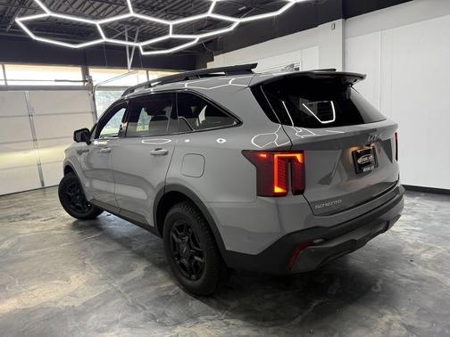 Wolf Gray 2024 Kia Sorento SX