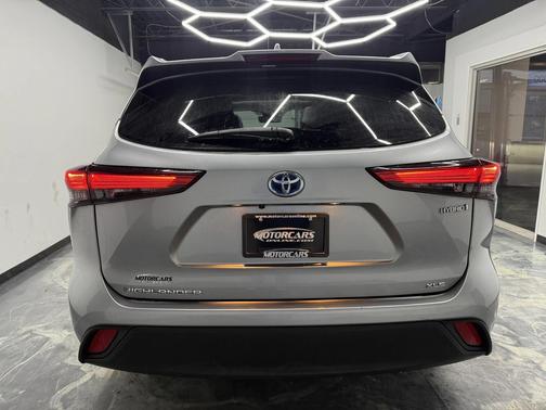 2021 Toyota Highlander Hybrid XLE
