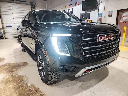 2025 GMC Yukon XL AT4