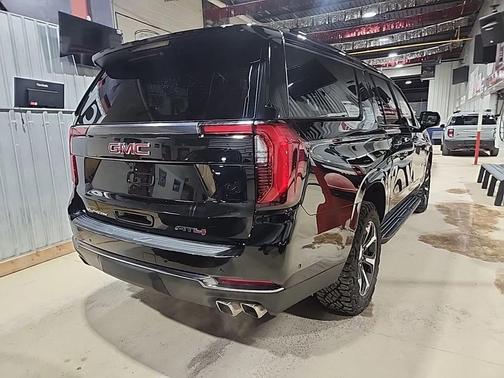 2025 GMC Yukon XL AT4