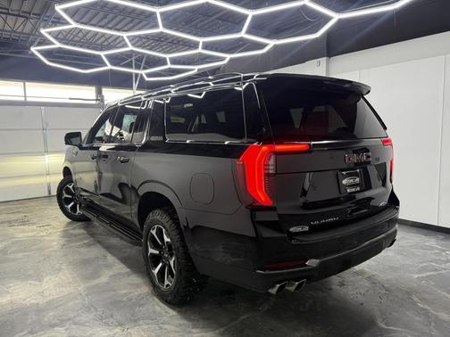 2025 GMC Yukon XL AT4