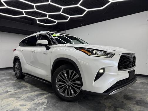 2020 Toyota Highlander Hybrid Platinum