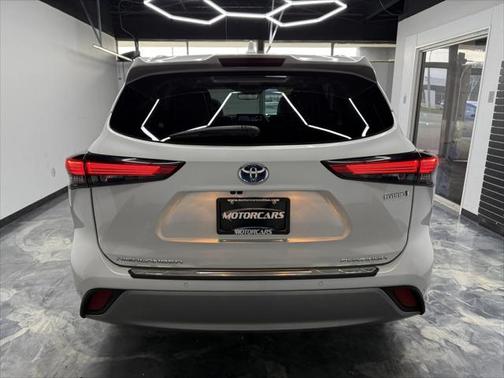 2020 Toyota Highlander Hybrid Platinum
