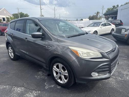 Sterling Gray Metallic 2014 Ford Escape SE