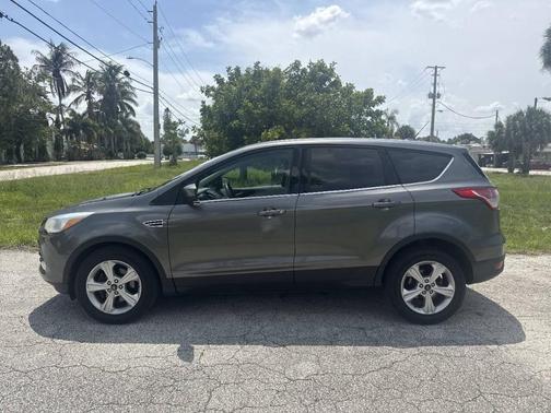 Sterling Gray Metallic 2014 Ford Escape SE