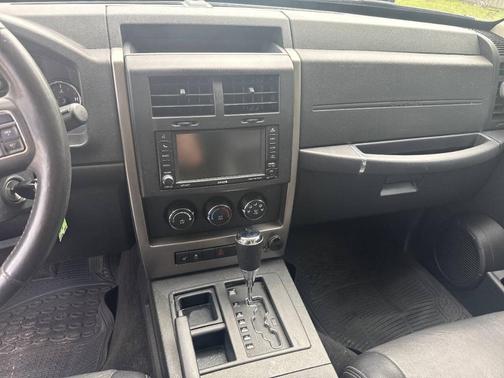 Mineral Gray Clearcoat Metallic 2012 Jeep Liberty Sport