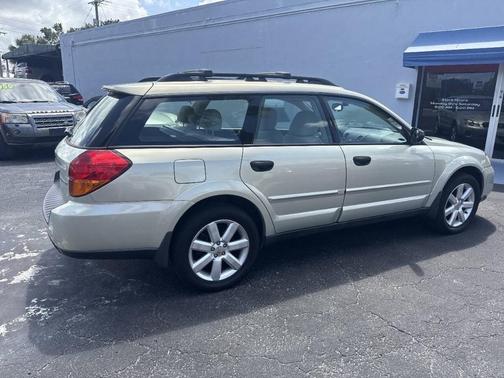 Gold 2006 Subaru Outback 2.5i