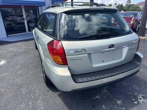 Gold 2006 Subaru Outback 2.5i