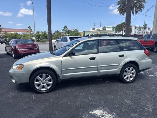 Gold 2006 Subaru Outback 2.5i