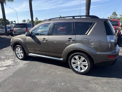 Quartz Brown Metallic 2013 Mitsubishi Outlander SE