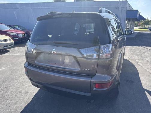 Quartz Brown Metallic 2013 Mitsubishi Outlander SE