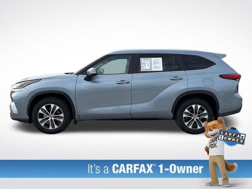 Moon Dust 2023 Toyota Highlander XLE