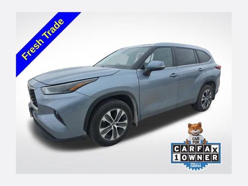 Moon Dust 2023 Toyota Highlander XLE