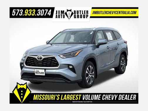 Moon Dust 2023 Toyota Highlander XLE