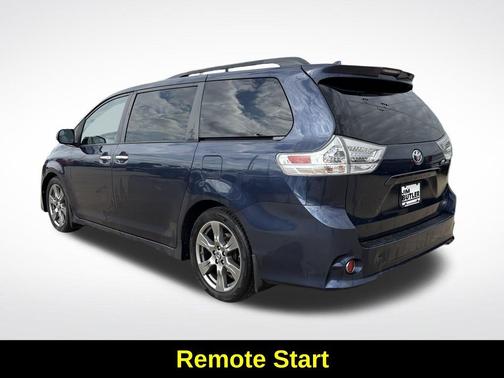 2019 Toyota Sienna SE