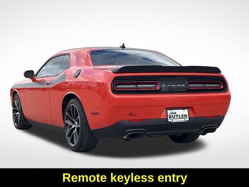 2017 Dodge Challenger 392 Hemi Scat Pack Shaker