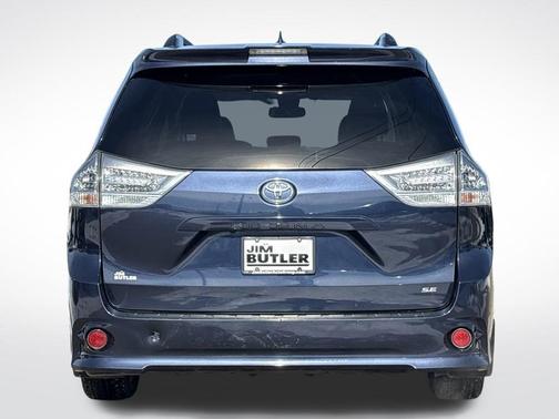 2019 Toyota Sienna SE
