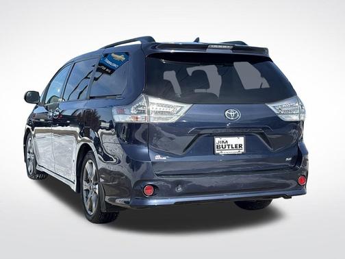 2019 Toyota Sienna SE