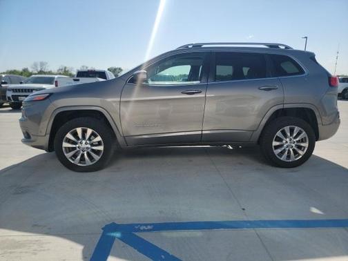 2016 Jeep Cherokee Overland
