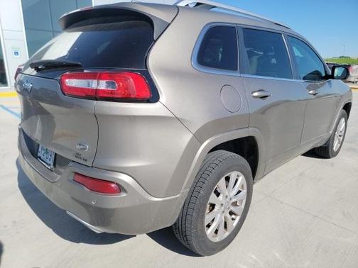 2016 Jeep Cherokee Overland