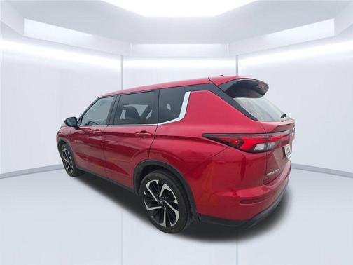 Diamond Red 2022 Mitsubishi Outlander ES