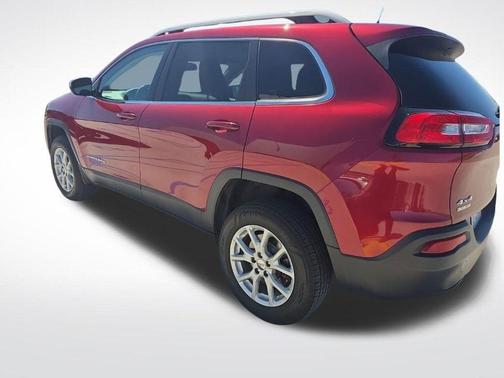 Deep Cherry Red Crystal Pearlcoat 2017 Jeep Cherokee Latitude