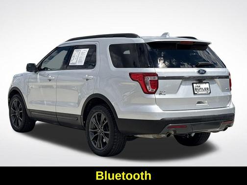 Ingot Silver Metallic 2017 Ford Explorer XLT