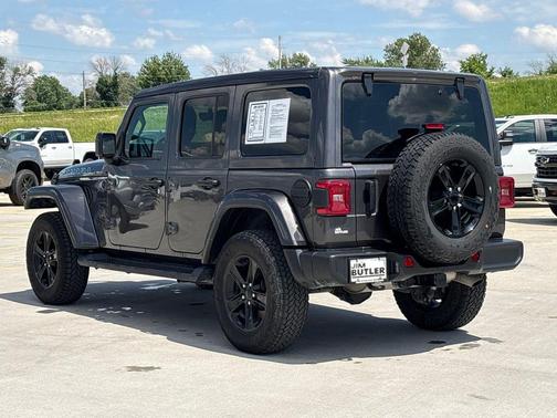 Granite Crystal Clearcoat Metallic 2022 Jeep Wrangler Unlimited Sahara Altitude