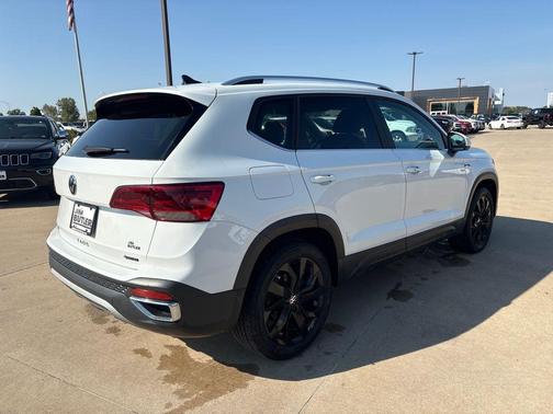 2023 Volkswagen Taos 1.5T SE