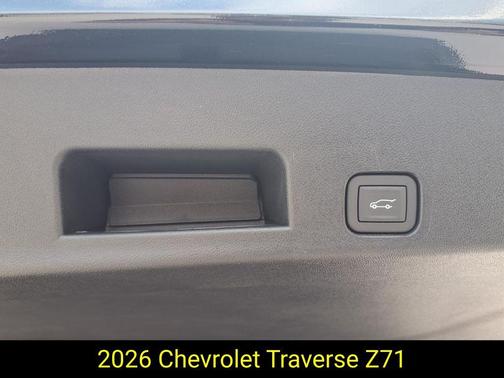Mosaic Black Metallic 2026 Chevrolet Traverse Z71