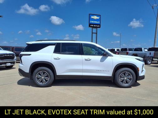 Summit White 2026 Chevrolet Traverse LT