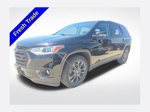 Mosaic Black Metallic 2021 Chevrolet Traverse RS